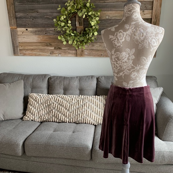 NWOT Gap Velvet Skirt - Picture 4 of 6